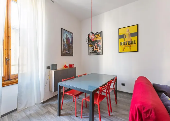 Guesthost - Lights, Camera, Action! -